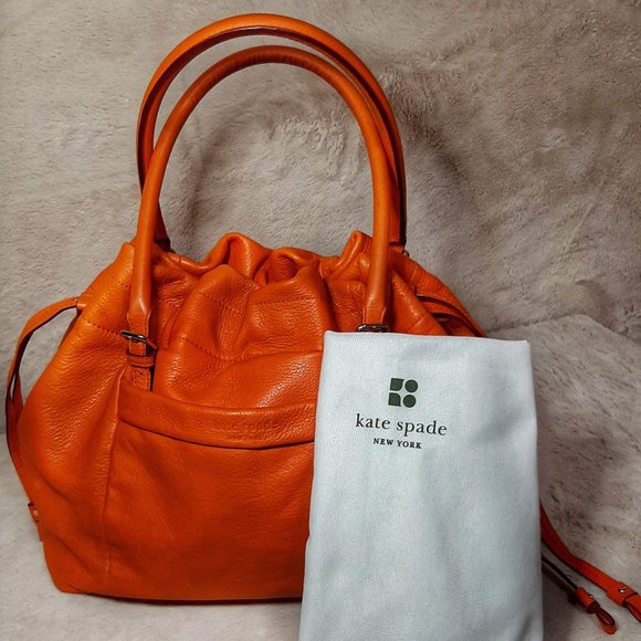 kate spade Handbags - Kate Spade Drawstring Pebble Leather Shoulder Bag❤
